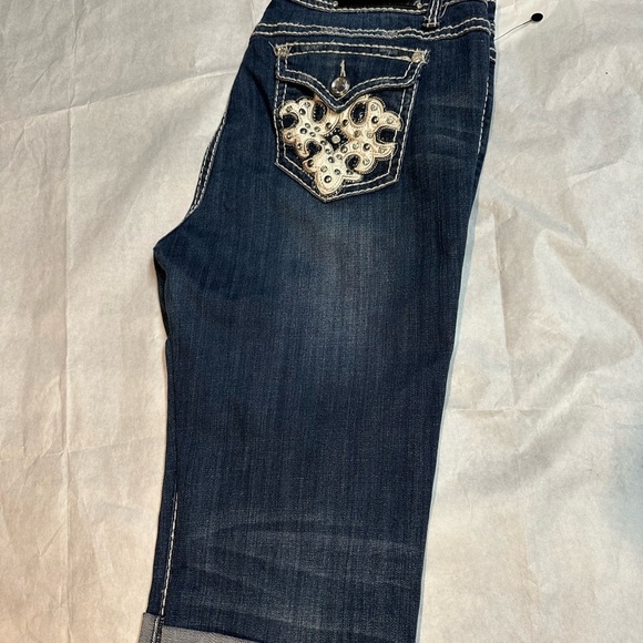 L.A. Idol Blue Ankle Cropped Jeans with Embroidered Detail - Picture 2 of 10